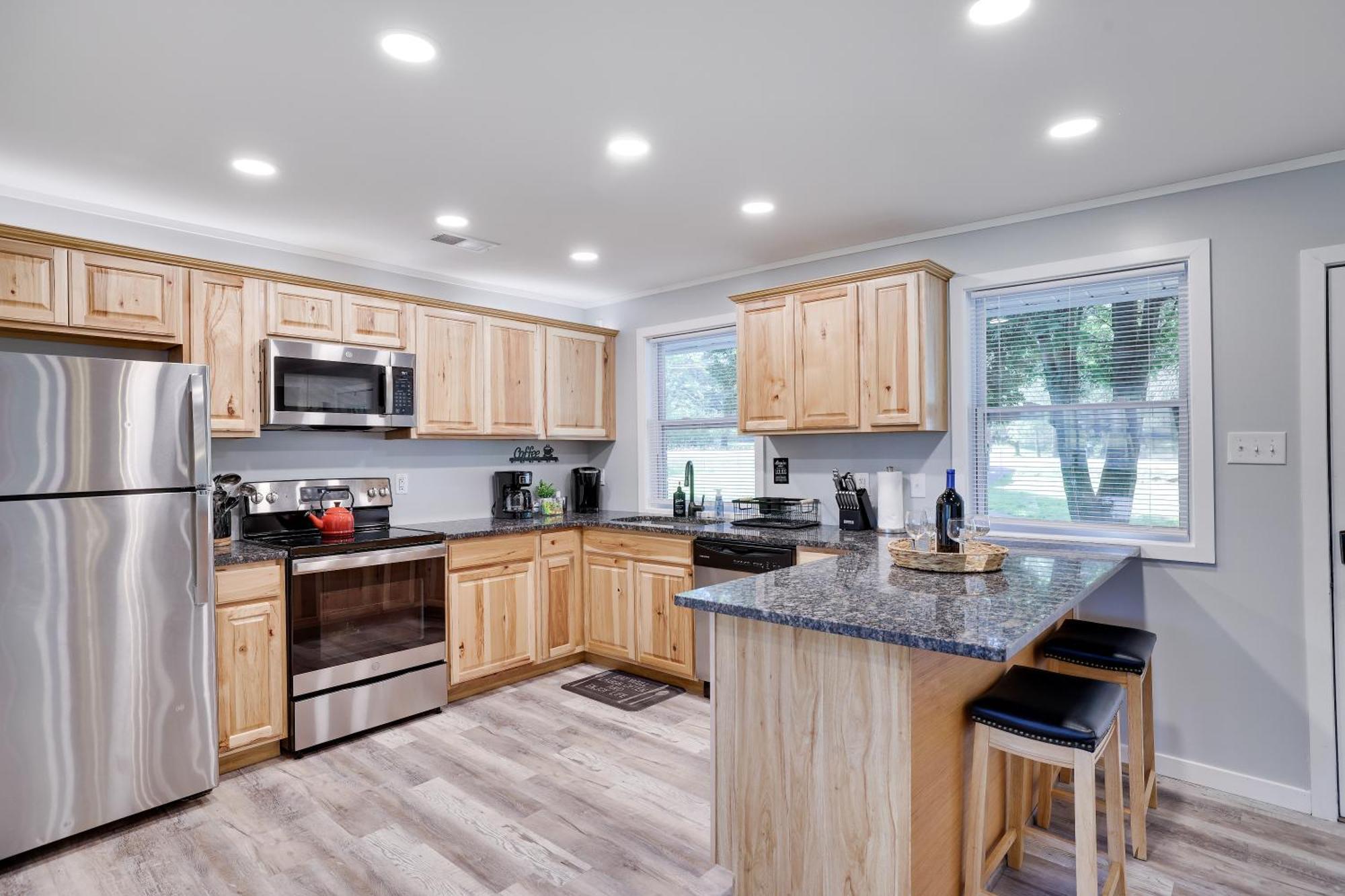 Poconos Brand New Lakefront Oasis 1 Acre, Hottub Gameroom Firepits Talk About Privacy Albrightsville Exteriör bild