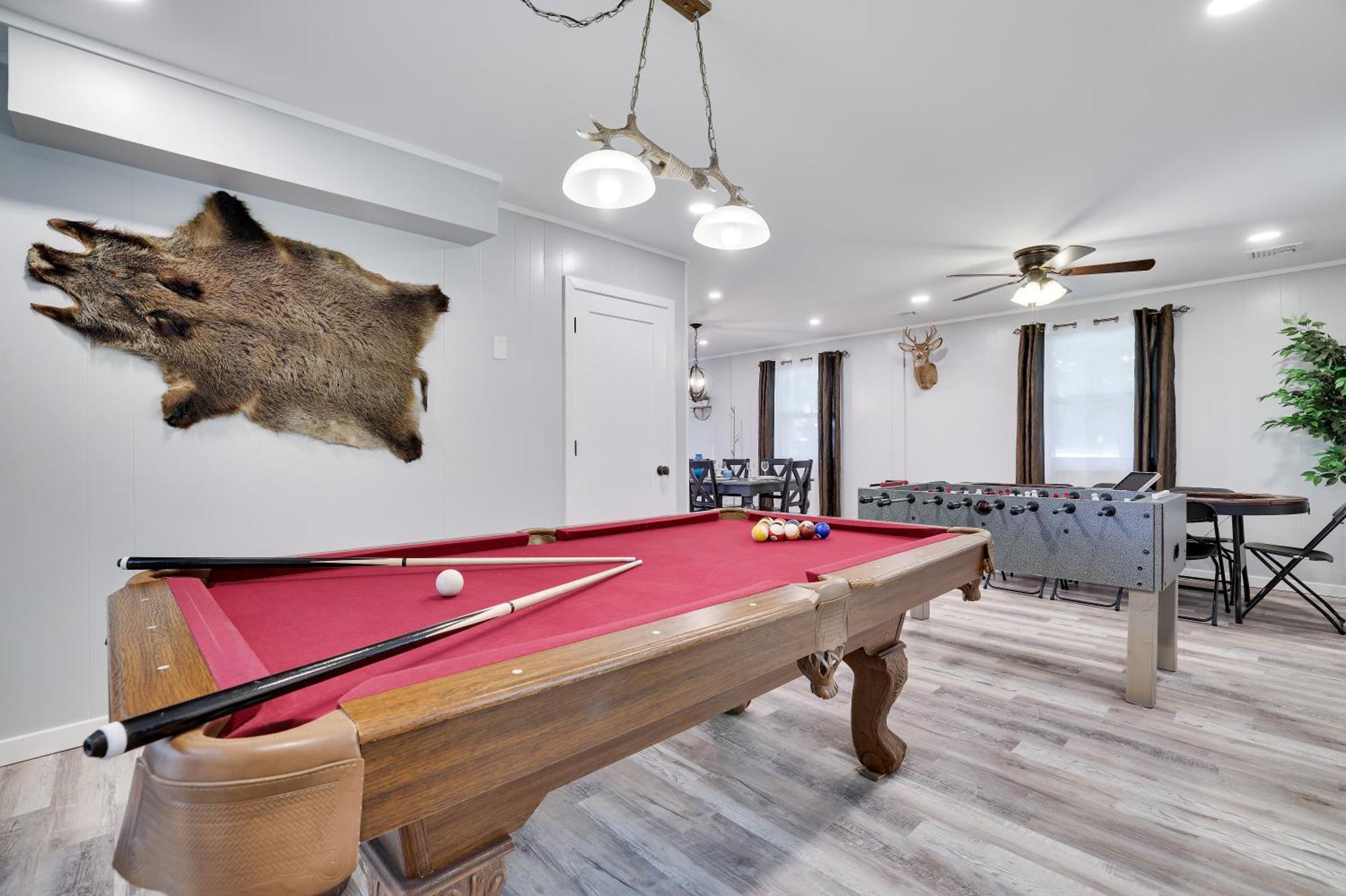 Poconos Brand New Lakefront Oasis 1 Acre, Hottub Gameroom Firepits Talk About Privacy Albrightsville Exteriör bild